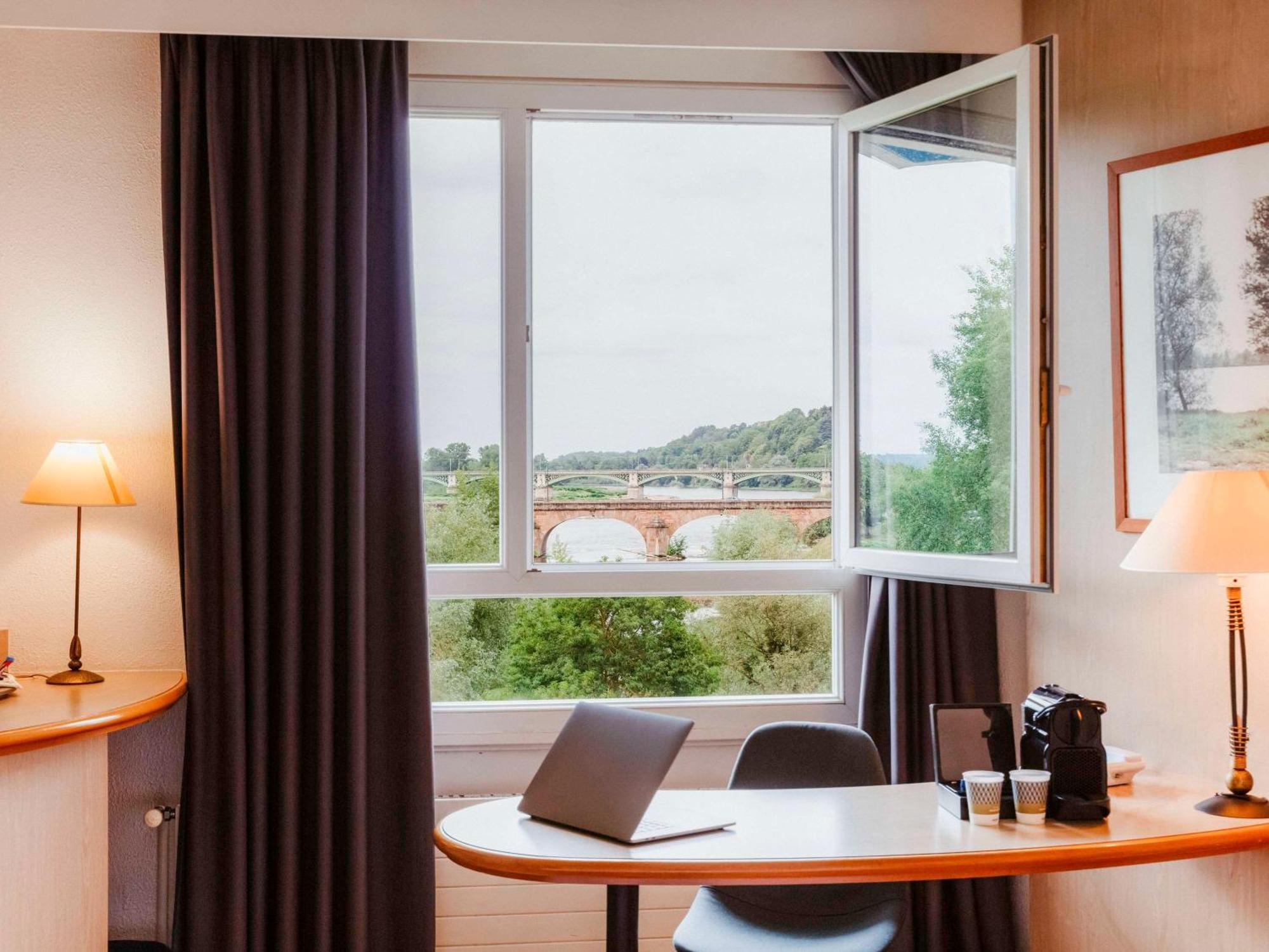 Mercure Nevers Pont De Loire Εξωτερικό φωτογραφία