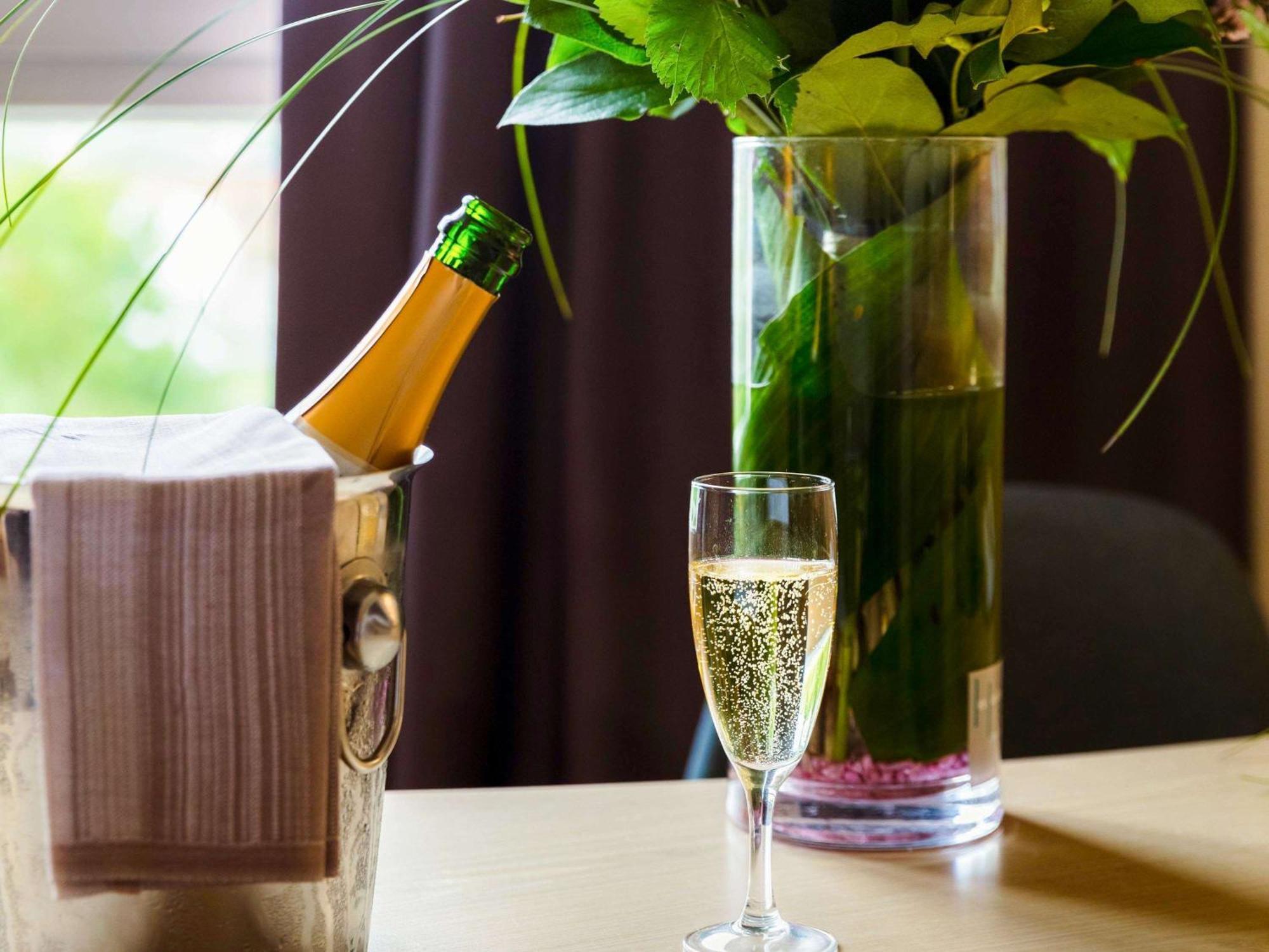 Mercure Nevers Pont De Loire Εξωτερικό φωτογραφία