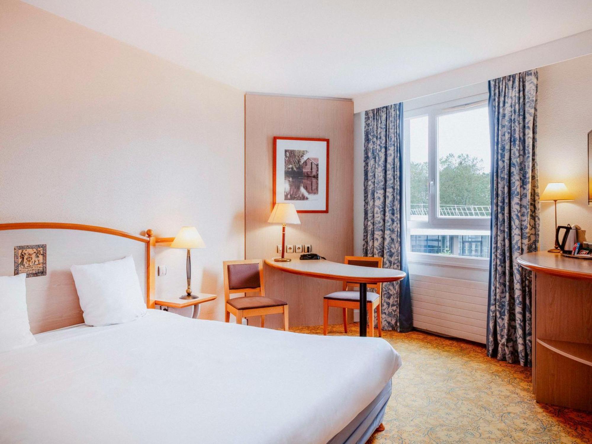 Mercure Nevers Pont De Loire Εξωτερικό φωτογραφία