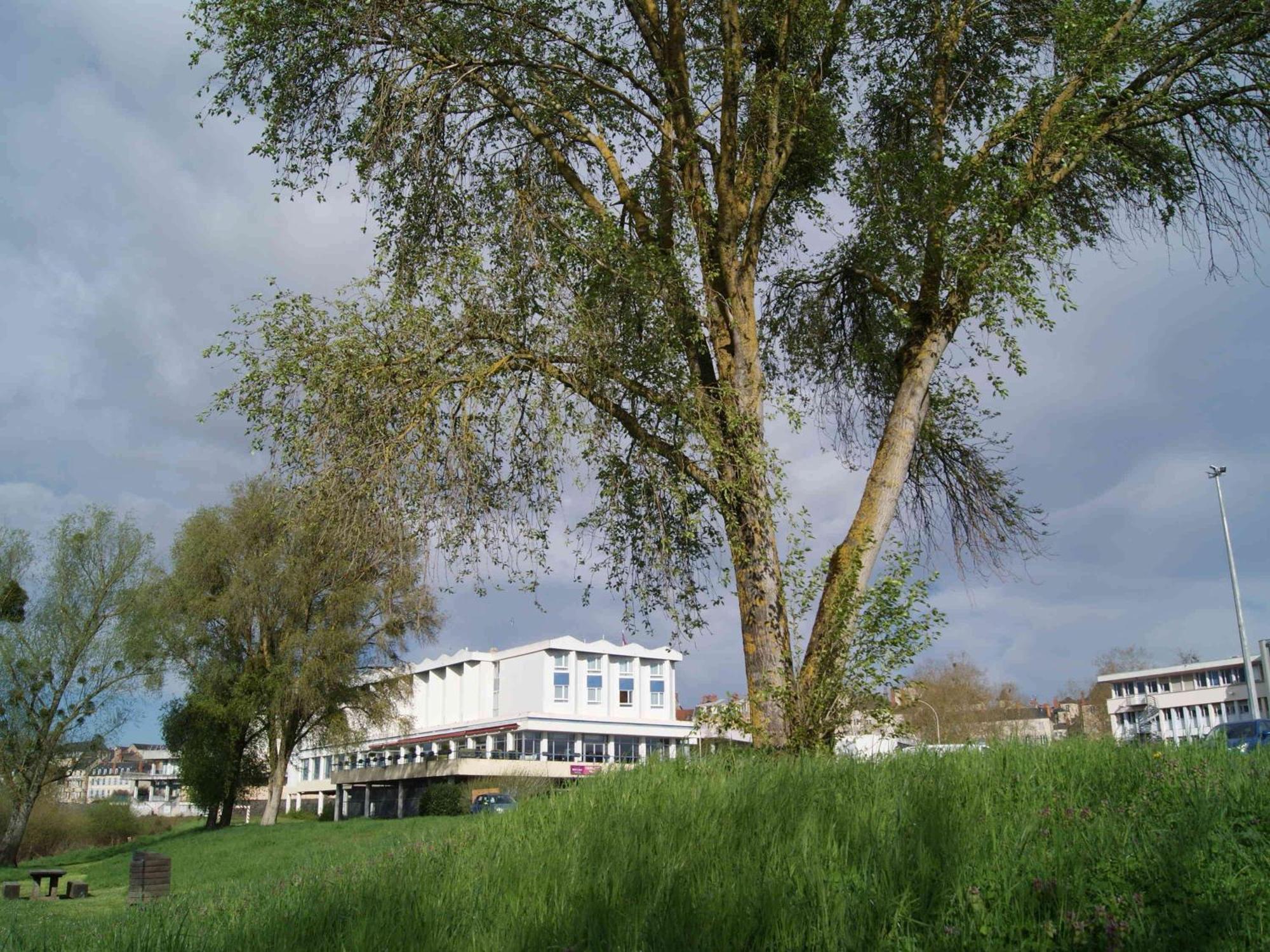 Mercure Nevers Pont De Loire Εξωτερικό φωτογραφία